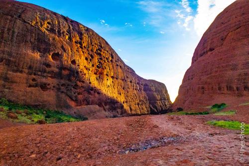 Kata Tjuta Gorge