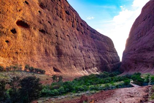 Kata Tjuta Gorge